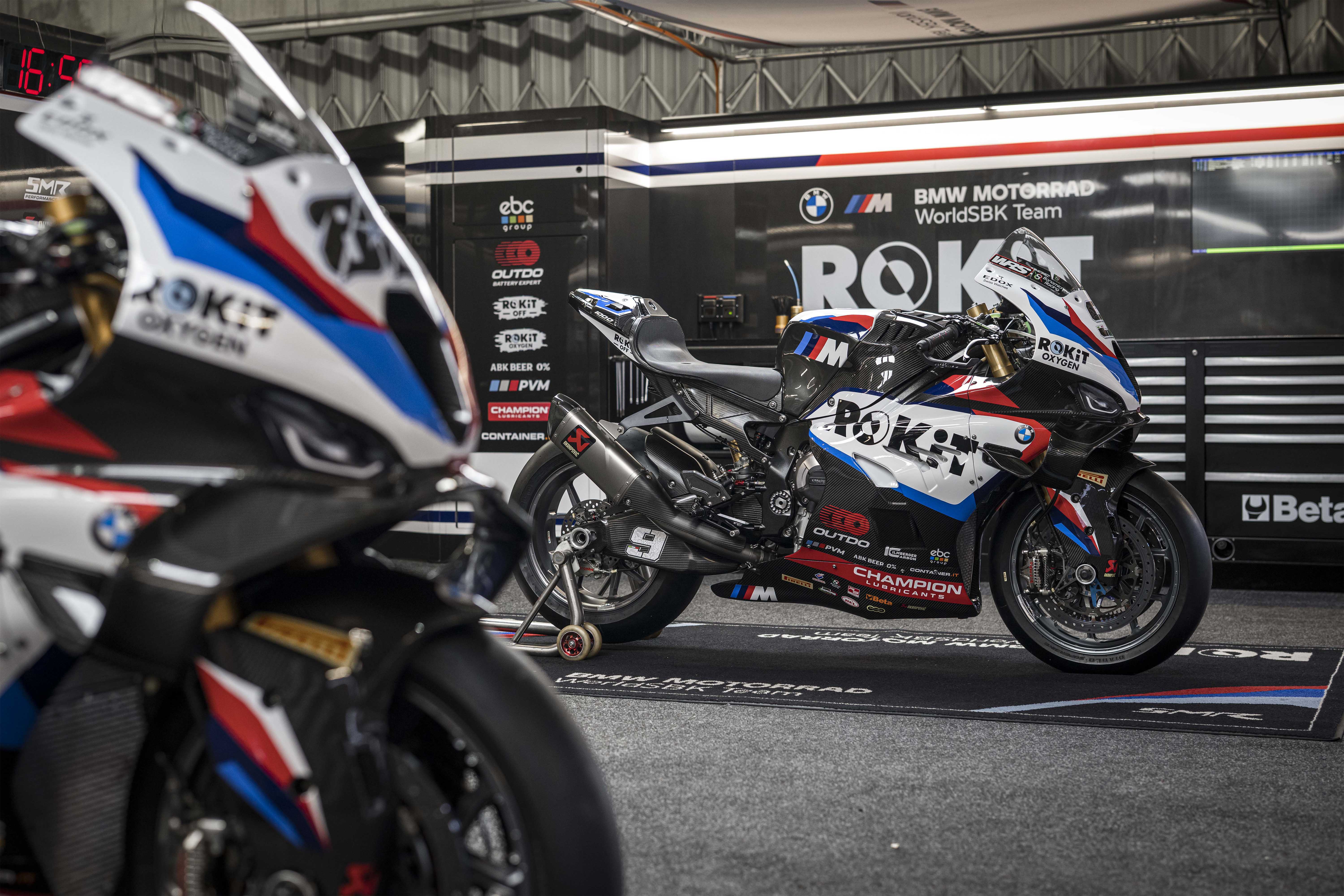 ROKiT BMWMotorrad WSBK TEAM ジャケット/試着のみ Get winter ready, with official ROKiT BMW Motorrad WorldSBK Team